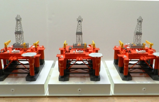 Drilling Rig Models - 1:400 Scale