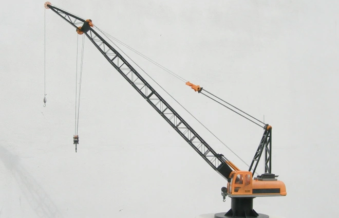 Fully Functional R/C Crane Model - Scale 1:12
